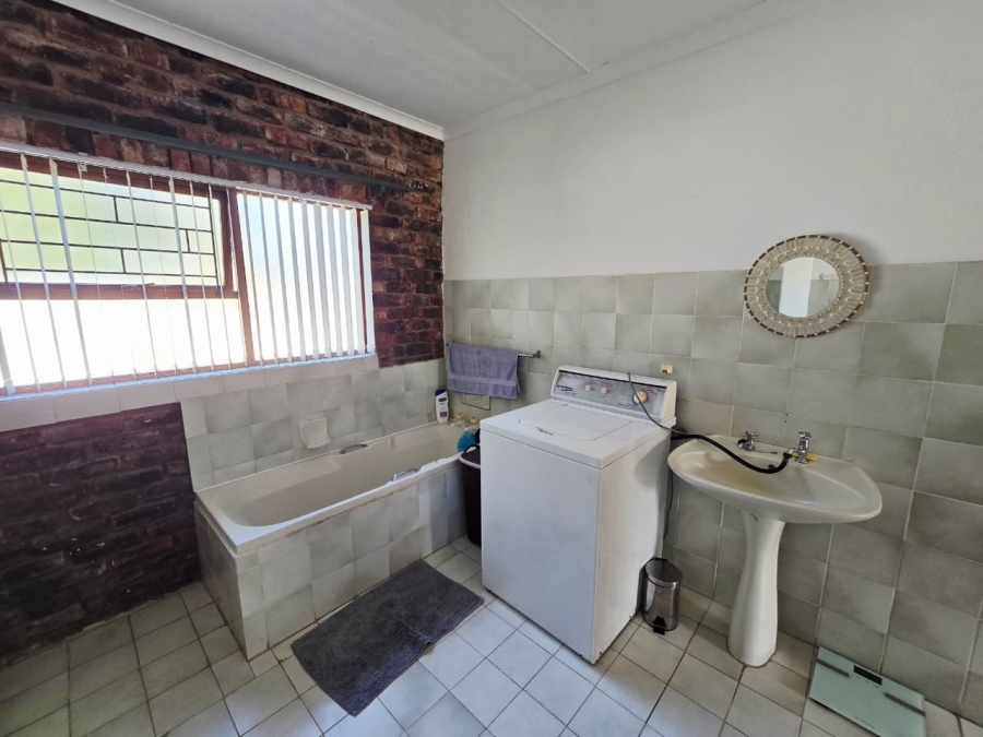 4 Bedroom Property for Sale in Blanco Western Cape